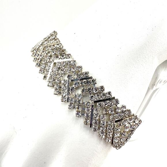 6.5”-8” Christina Collection Silver Tone Adjustable Rhinestone Chevron Bracelet - Picture 1 of 6